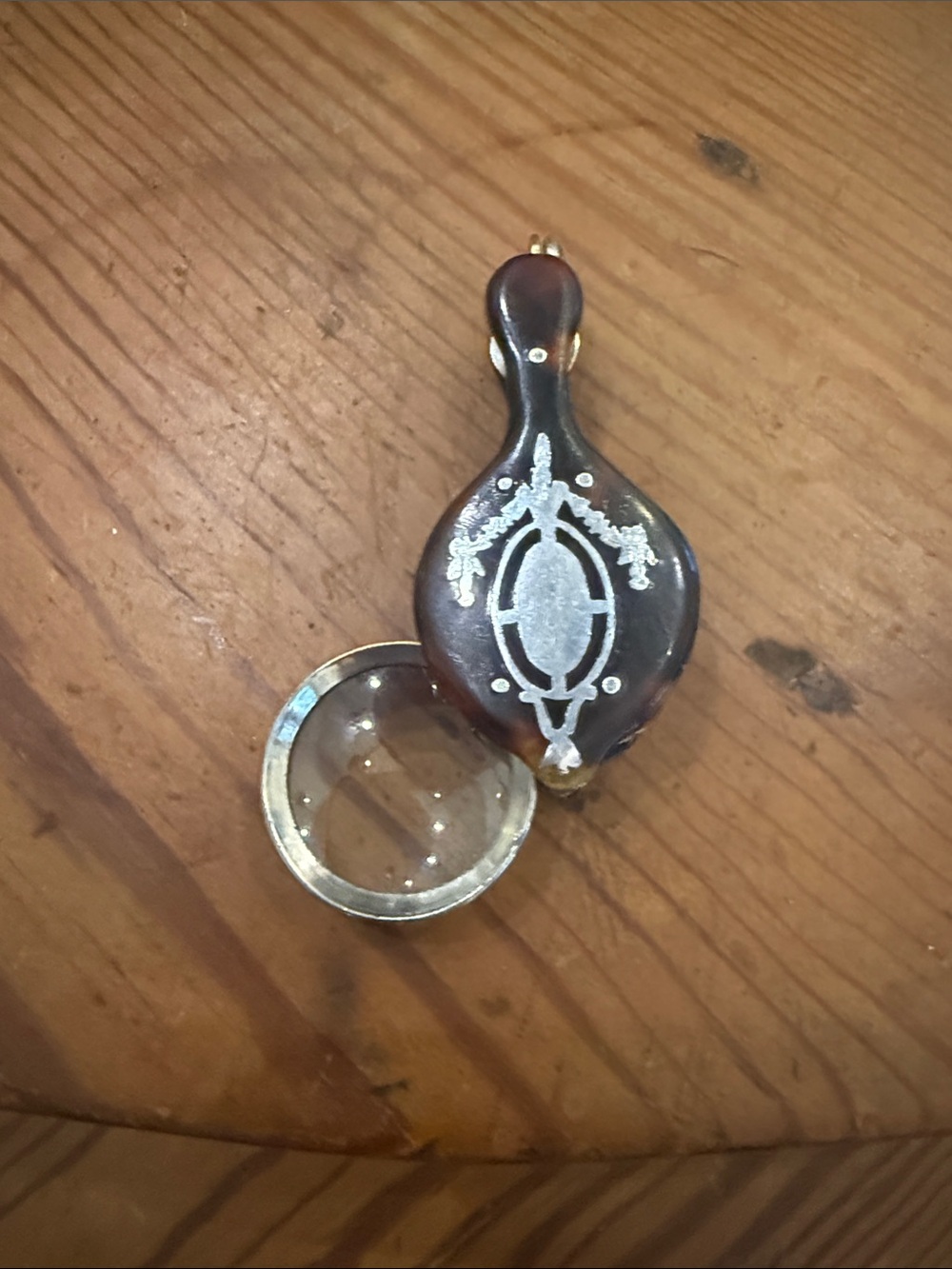 Stunning Victorian Tortoise Shell Loupe/Magnifying Glass Pendant 🐢